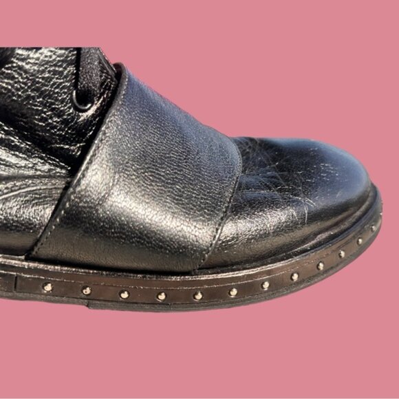 JP DAVID BLACK LEATHER ANKLE BOOT (SZ 37 - 6) (EUC) - Picture 3 of 10